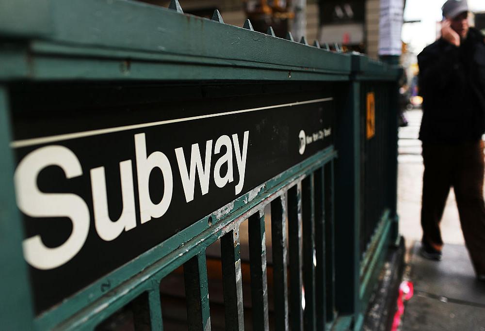 Metropolitana senza posti a sedere: ecco la proposta di New York