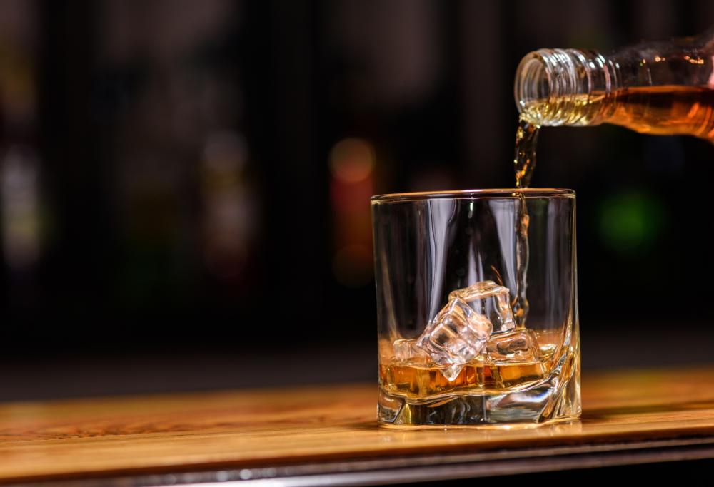 Svizzera, turista cinese spende oltre 8mila euro per un bicchiere di whisky