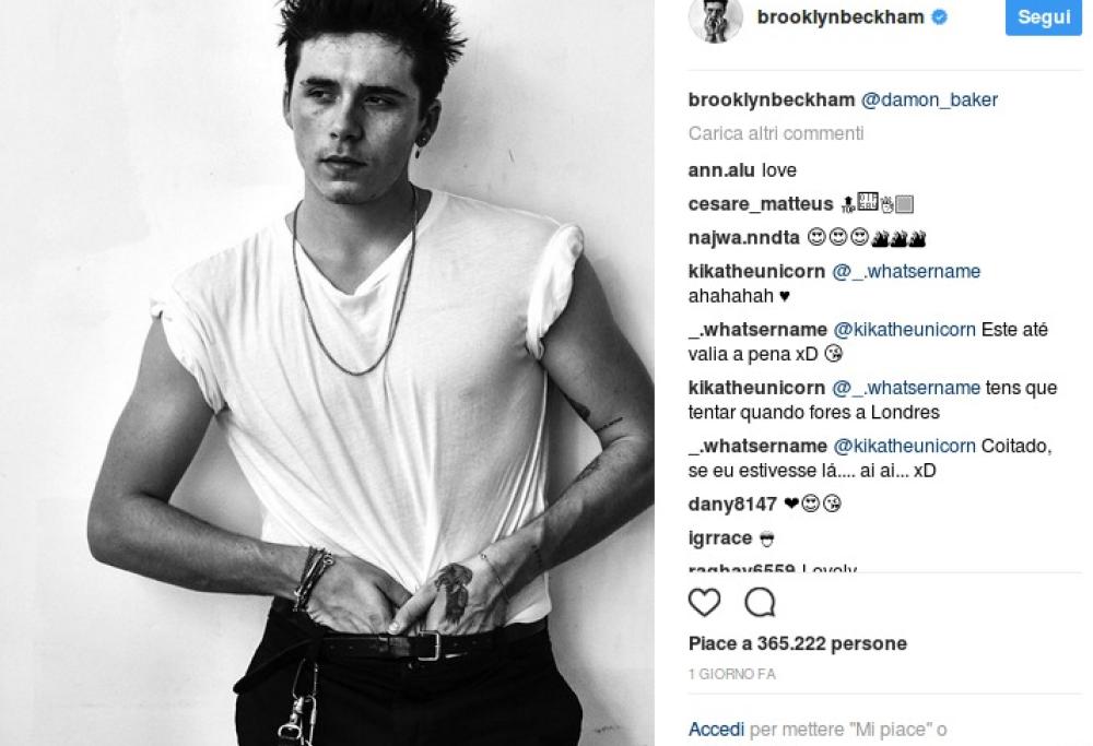 Brooklyn Beckham: su Instagram foto shock con una pistola, i fan protestano