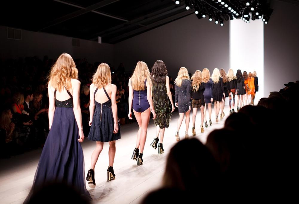Basta a modelle troppo magre e under 16: Kering e Lvmh trovano un accordo