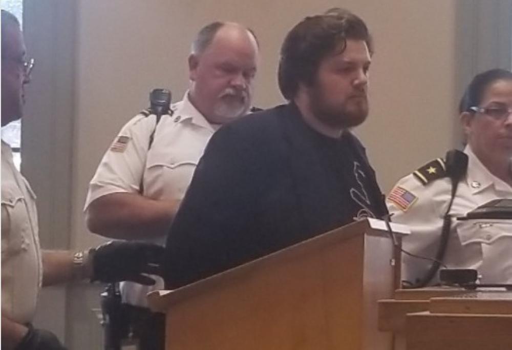 Usa, uccide il fratello a coltellate perché gli rallenta il wifi