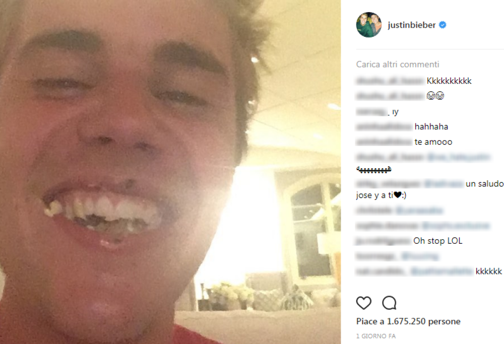 Selfie con la bocca piena: che combini Justin Bieber? 