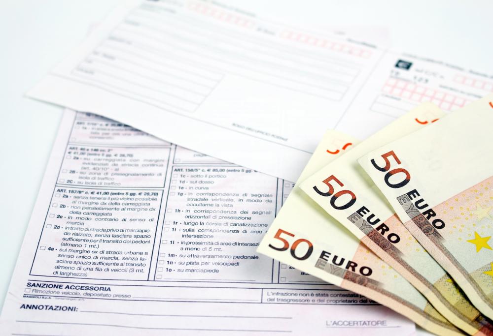 Multe e atti fiscali, si cambia: arriveranno via e-mail