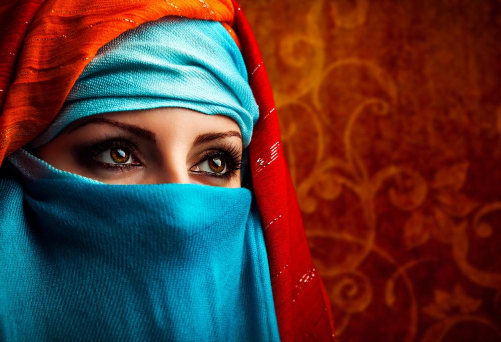 Social arabi contro il nuovo iPhone X: discrimina donne con burka o niqab