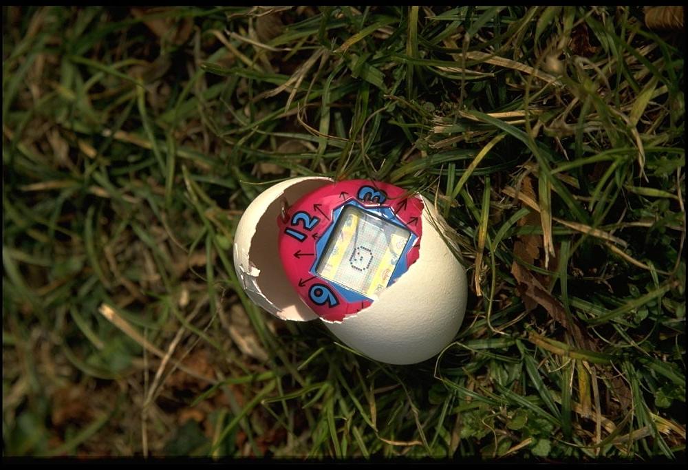 “Nostalgia, nostalgia canagliaaaaa…” Dopo 20 anni dalla sua “nascita” torna il famoso Tamagotchi. 