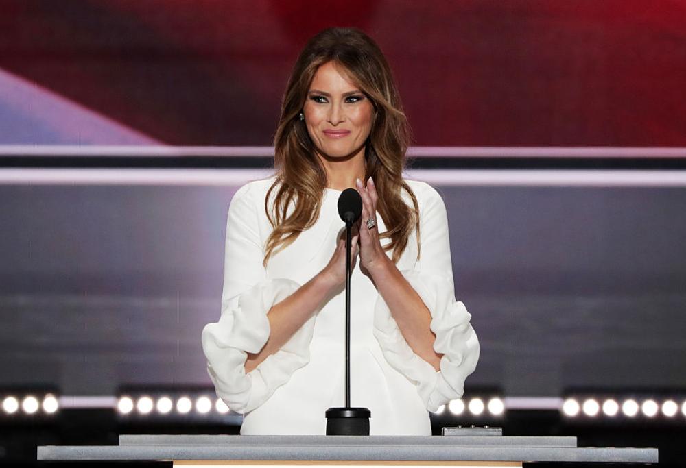 Melania ha una controfigura? Scoppia il caso negli Stati Uniti