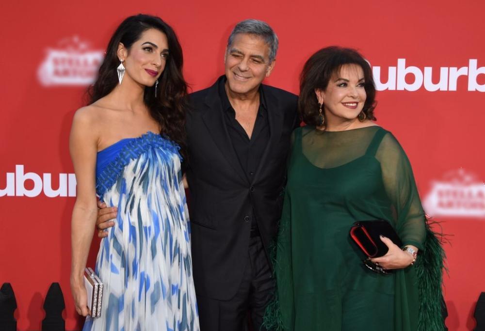 George Clooney sul red Carpet con moglie e... suocera!