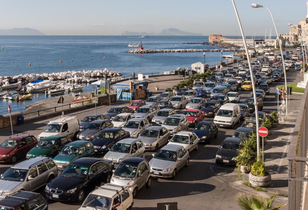 A Napoli arriva MoVeng: l’app che risolve il problema della doppia fila