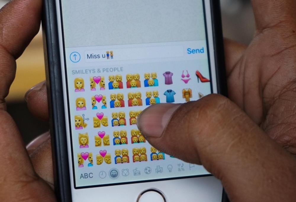Le novità su Whatsapp non finiscono mai: arrivano le emoji di Halloween e si pensa nel 2018, le chiamate di gruppo