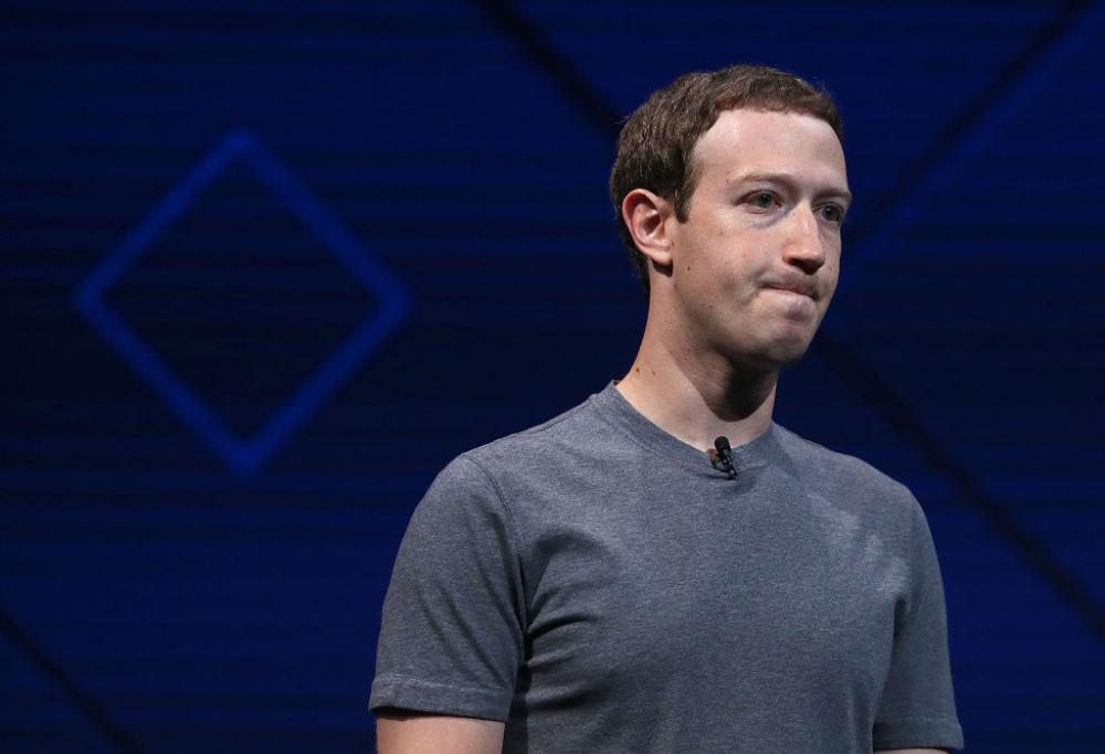 Facebook eliminerà la politica dalle bacheche: la decisione di Mark Zuckerberg
