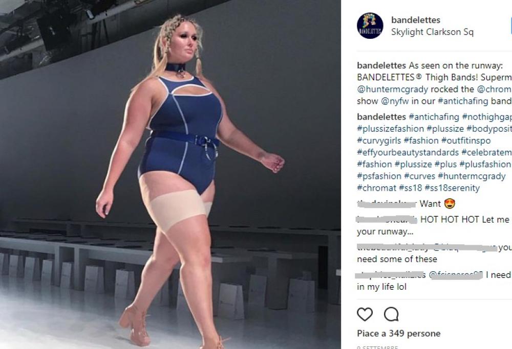 Per la prima volta sfilano sulle passerelle di New York le calze anti-sfregamento. La modella McGrady dice: “Ho dovuto trattenere le lacrime da quanto ero orgogliosa. La moda dovrebbe essere sempre così”