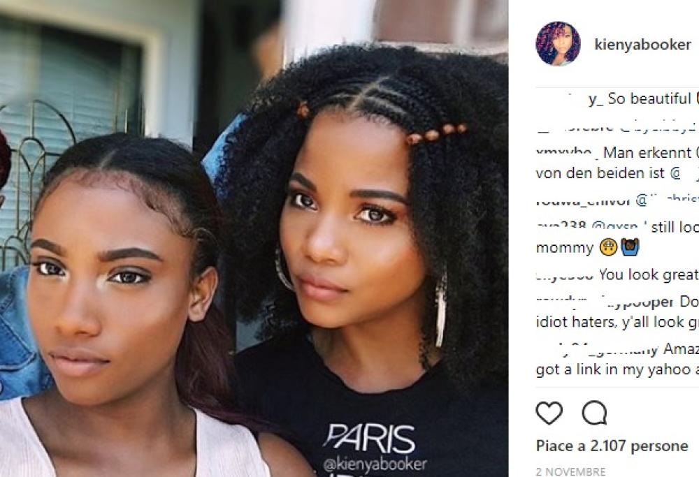 “Chi è la mamma fra le tre?” Il web sta impazzendo a trovare la soluzione alla foto