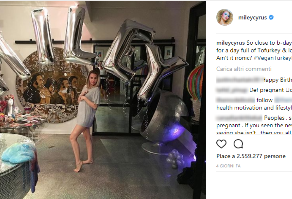 MIley Cyrus, pancino sospetto in una foto. Lei se la ride: "Non sono incinta, ho mangiato troppo"