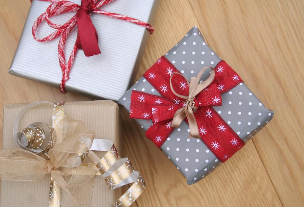 Regali di Natale: 1 italiano su 2 li compra online