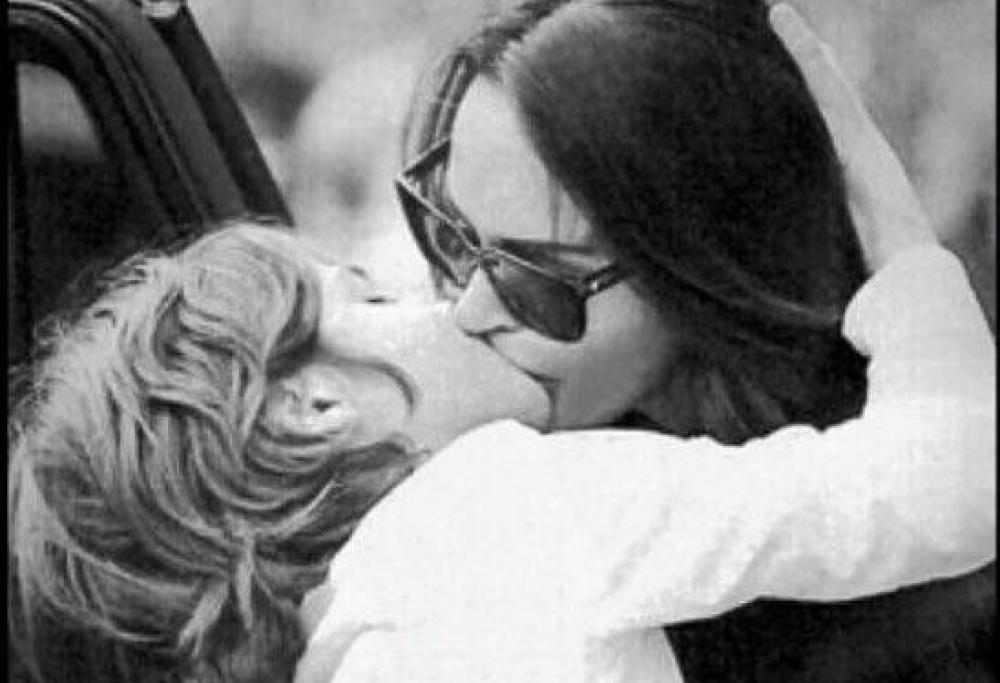 Nina Moric dedica un post al figlio Carlos: “Combatterò per te"