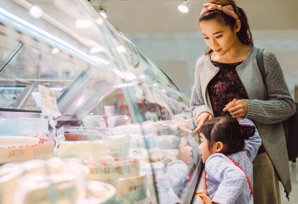 Regno Unito: un supermercato vende cibi scaduti per evitare sprechi
