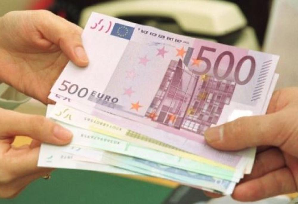 Un prestito per Natale? Un italiano su quattro dichiara di averne bisogno
