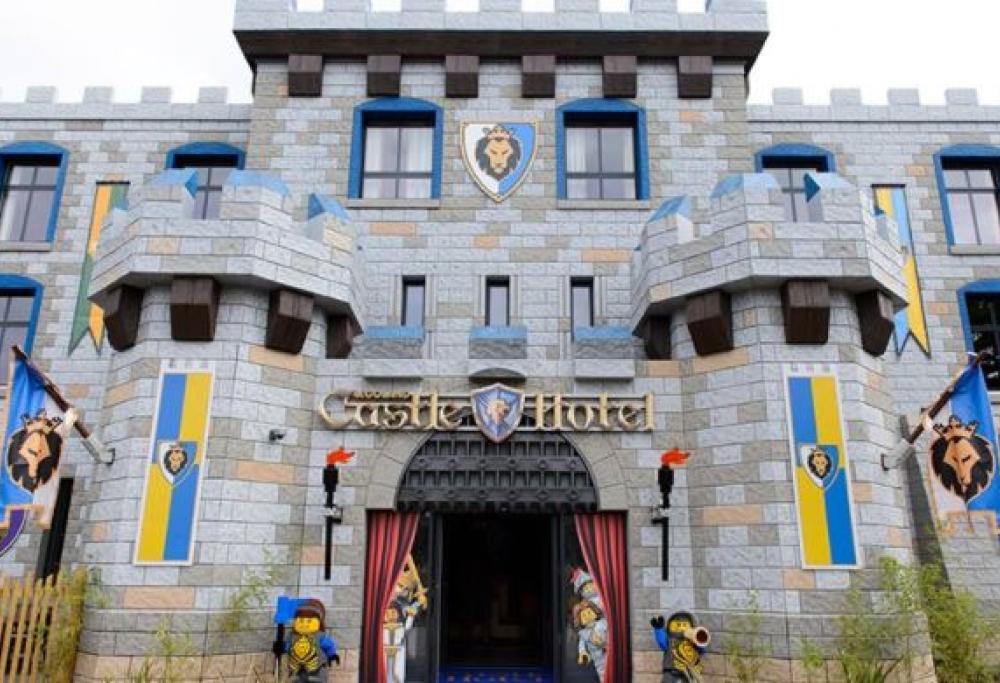 Un castello fatto di mattoncini Lego: ecco “Castle Hotel”