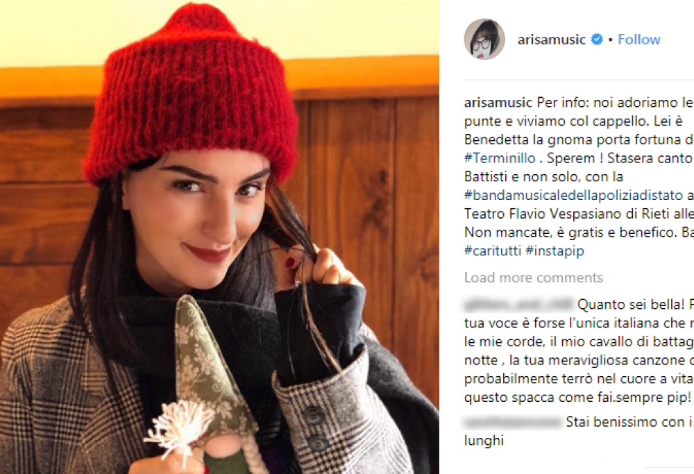 Arisa dice addio al caschetto e sfoggia i suoi capelli lunghi