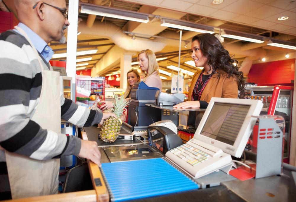 Cambiare coda al supermercato? È del tutto inutile