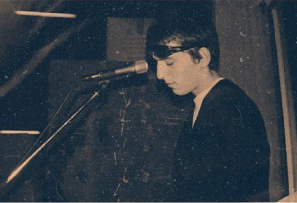 Cesare Cremonini, foto amarcord sui social: ecco com'era a 16 anni