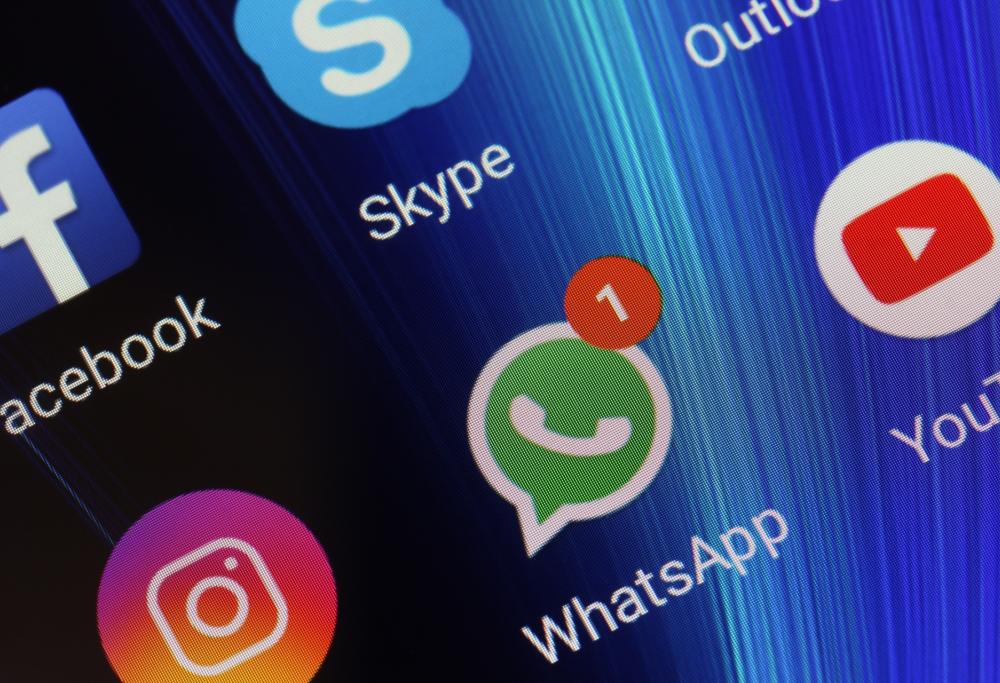WhatsApp: a rischio i messaggi nei gruppi? Sembra ci sia una falla che permette di spiarli