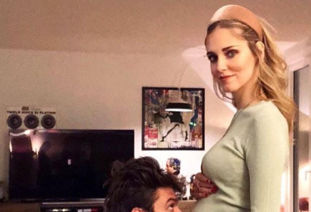 La pancia di Chiara Ferragni insospettisce i follower:"Ti è scoppiata tutta in 5 giorni?"