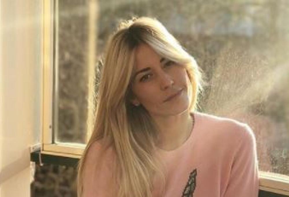 Elena Santarelli accusata perché apparsa in tv: “Sei una cattiva madre”