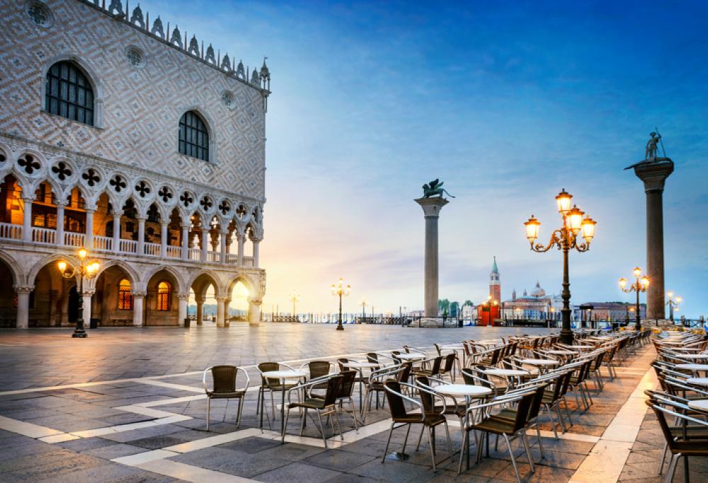 Conto da 1100 euro per quattro bistecche e frittura: succede a 4 studenti a Venezia