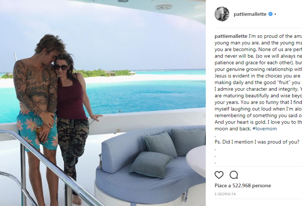 Justin Bieber, la dolce dedica della madre: "Sono fiera del meraviglioso giovane uomo che sei"