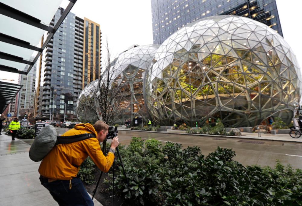 Amazon inaugura le tre sfere-serra giganti a Seattle