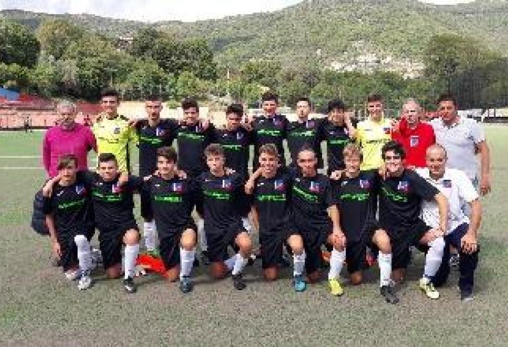 Campionato Allievi: un sedicenne colpisce la palla con la mano e si autodenuncia all’arbitro