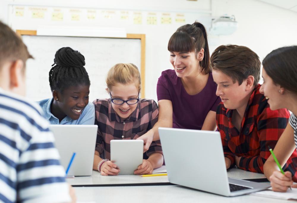 A scuola le femmine sono migliori dei maschi, è dimostrato