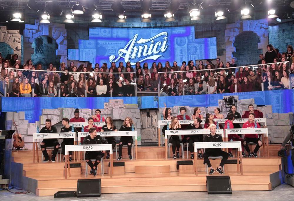 Amici 17, dodicesima puntata: Irama va nuovamente in sfida, nessun allievo ammesso al Serale