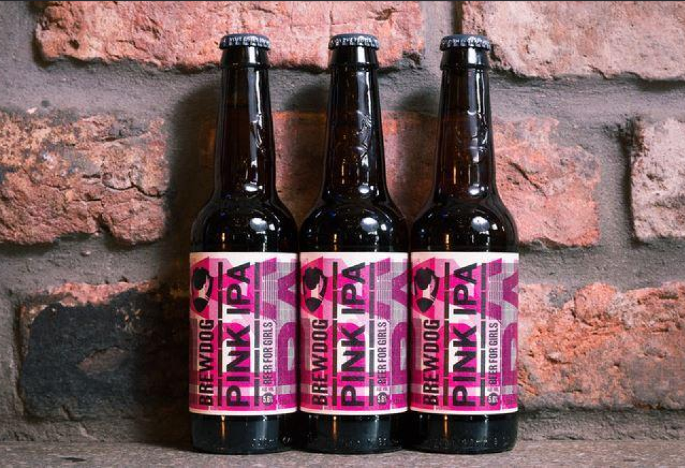 Birra scontata per le donne, ma scoppia la polemica