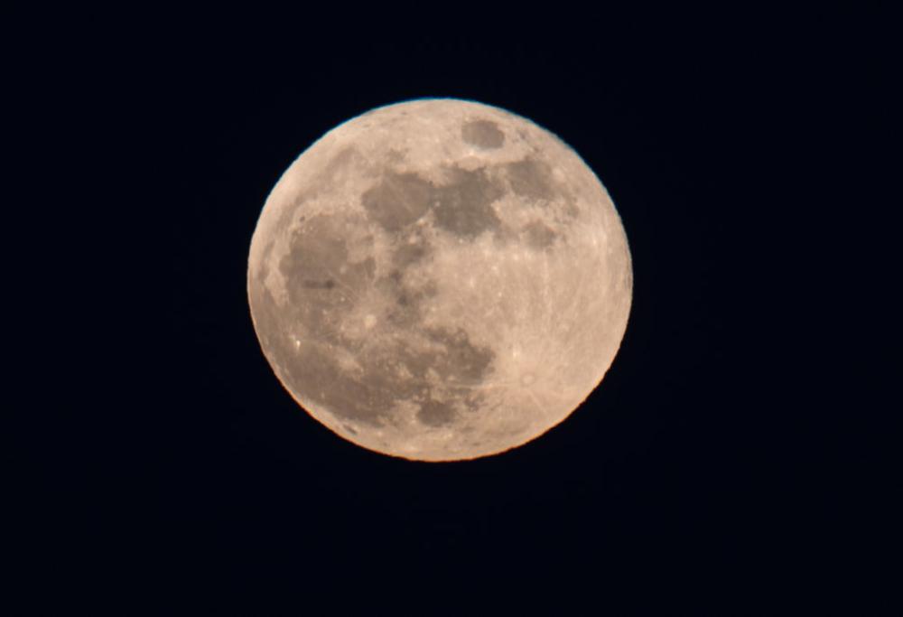 Una Luna finta per risparmiare sull’illuminazione: l'idea cinese