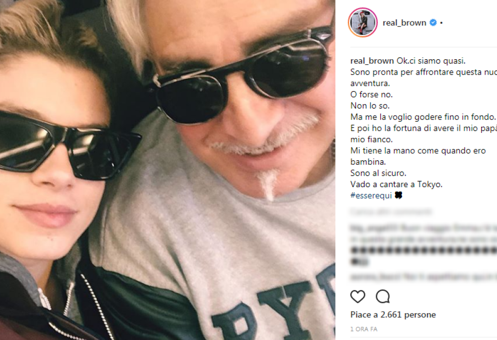 Emma parte per il Giappone con il papà: "Mi tiene la mano come quando ero bambina"