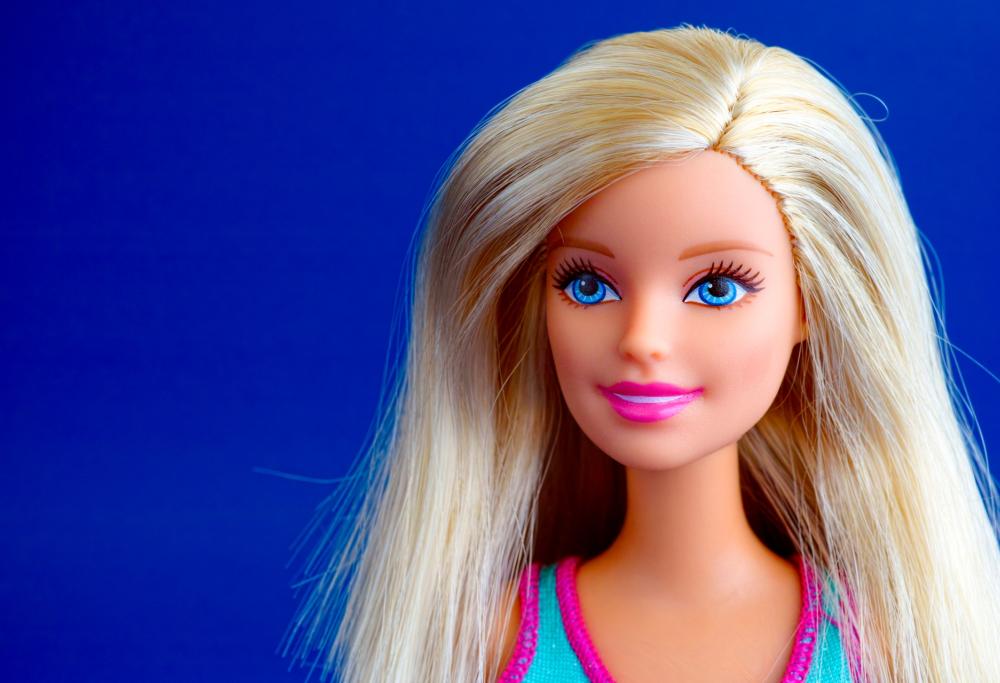 La Mattel svela il cognome di Barbie e internet impazzisce 