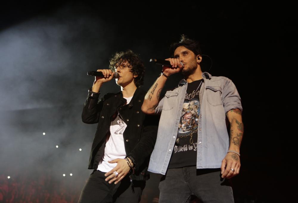 Ermal Meta e Fabrizio Moro: a sorpresa cantano "Nel Blu Dipinto Di Blu" durante le prove dell'Eurovision