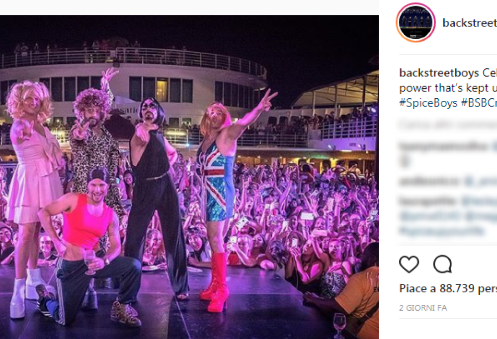 Reunion delle Spice Girls? Ci pensano i Backstreet Boys: eccoli vestiti come le colleghe