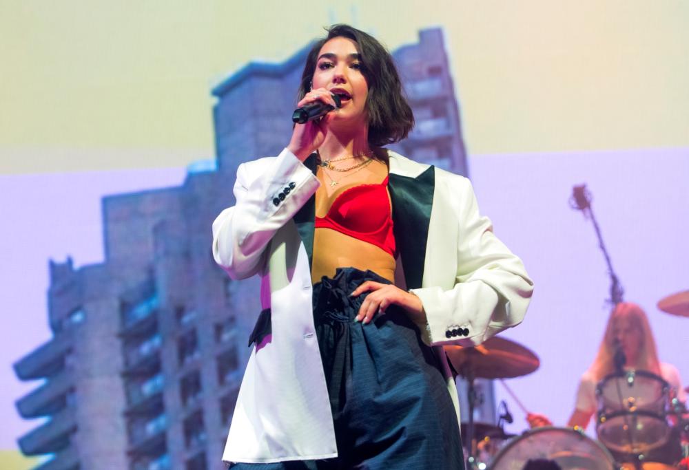 Dua Lipa al lavoro sulla colonna sonora del prossimo James Bond?