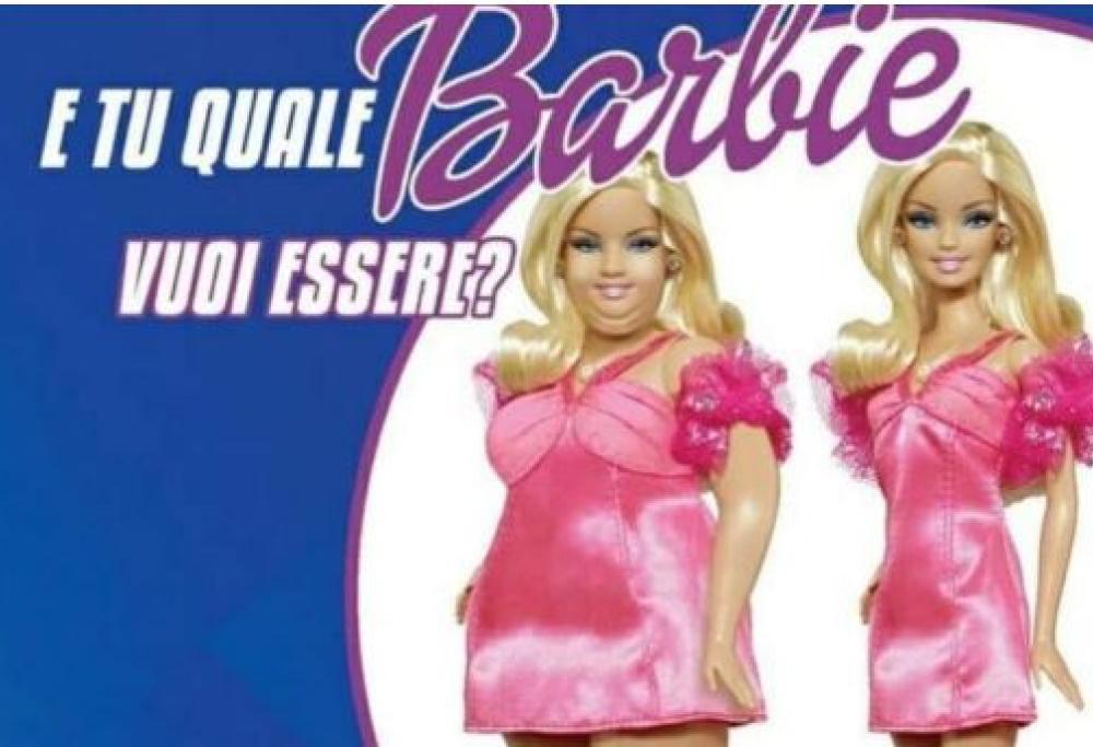 Barbie grassa o magra? La pubblicità di una palestra scatena le polemiche