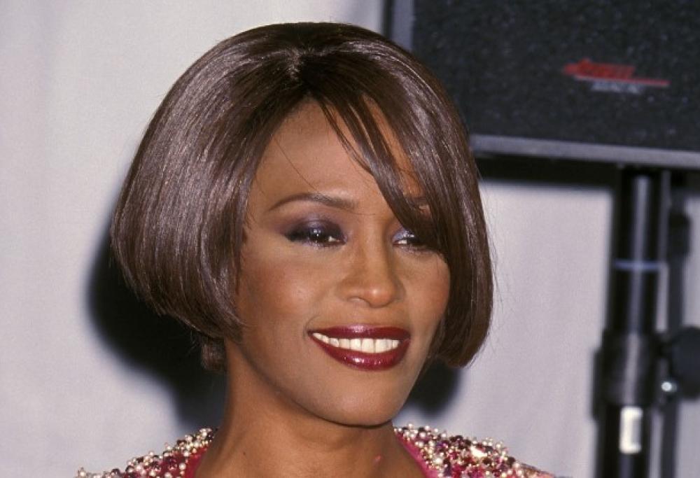 Whitney Houston fu vittima di abusi da parte della cugina Dee Dee Warwick