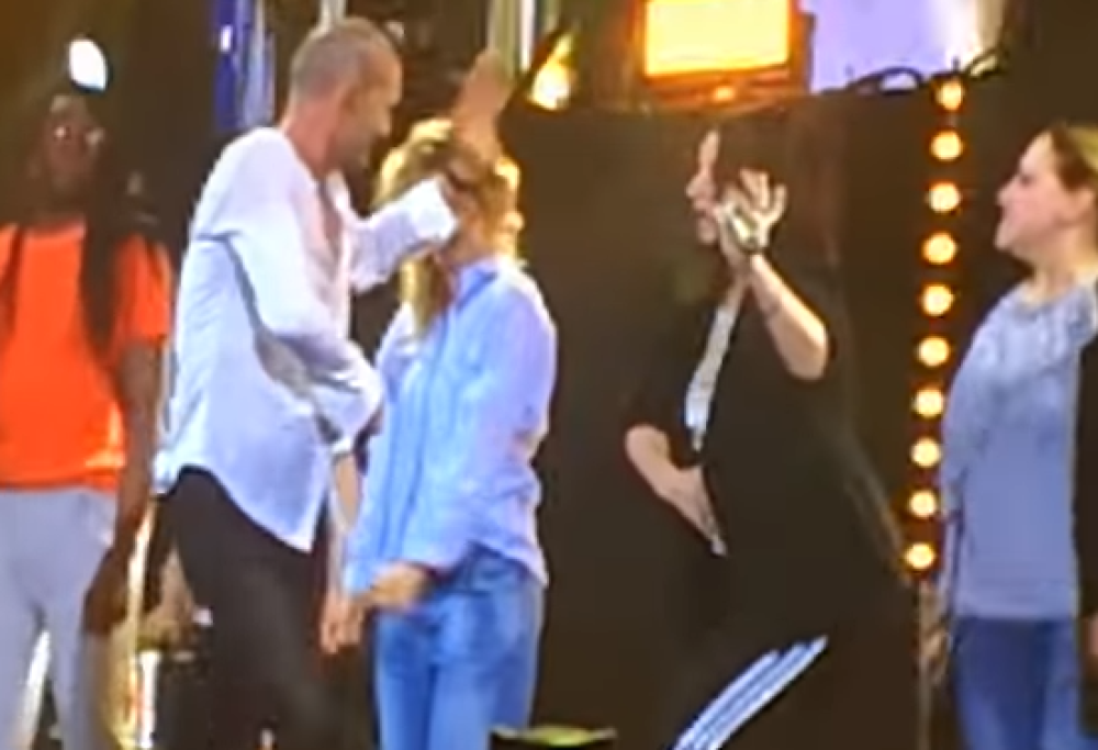 Al concerto di Biagio Antonacci la corista è... Laura Pausini