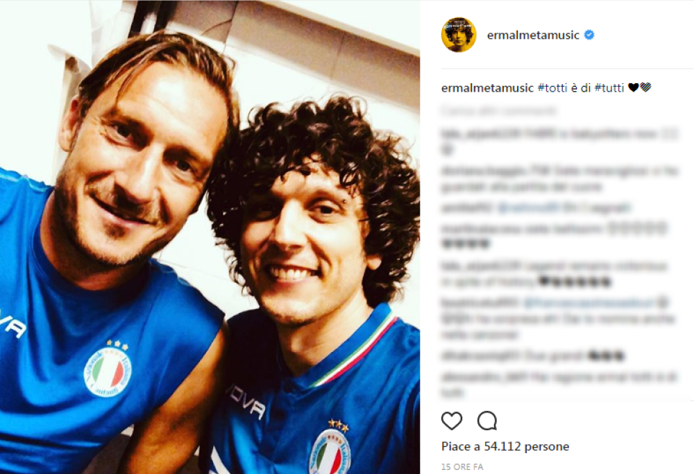 Il selfie di Ermal Meta con Francesco Totti