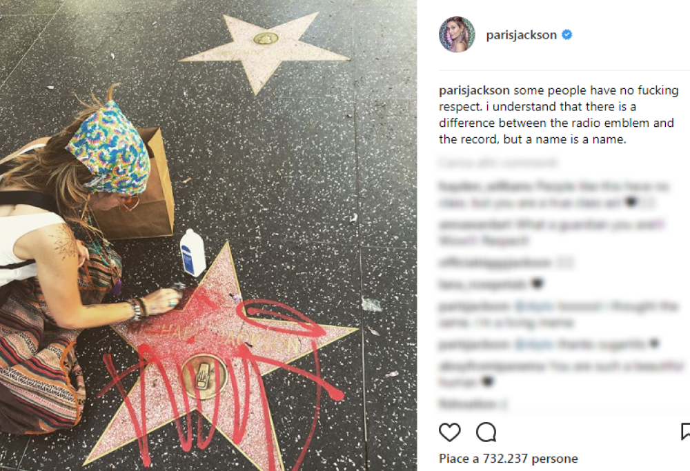I vandali imbrattano la stella di Michael jackson, la risposta di sua figlia è commovente