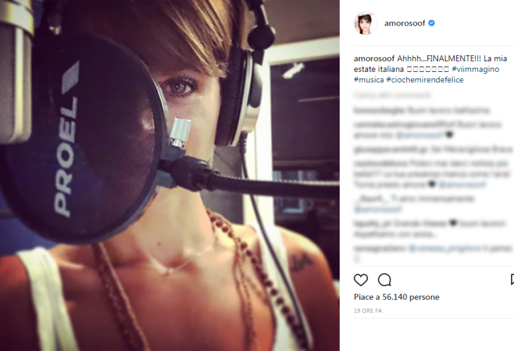 Alessandra Amoroso inizia a lavorare al nuovo album: le prime foto in studio di registrazione