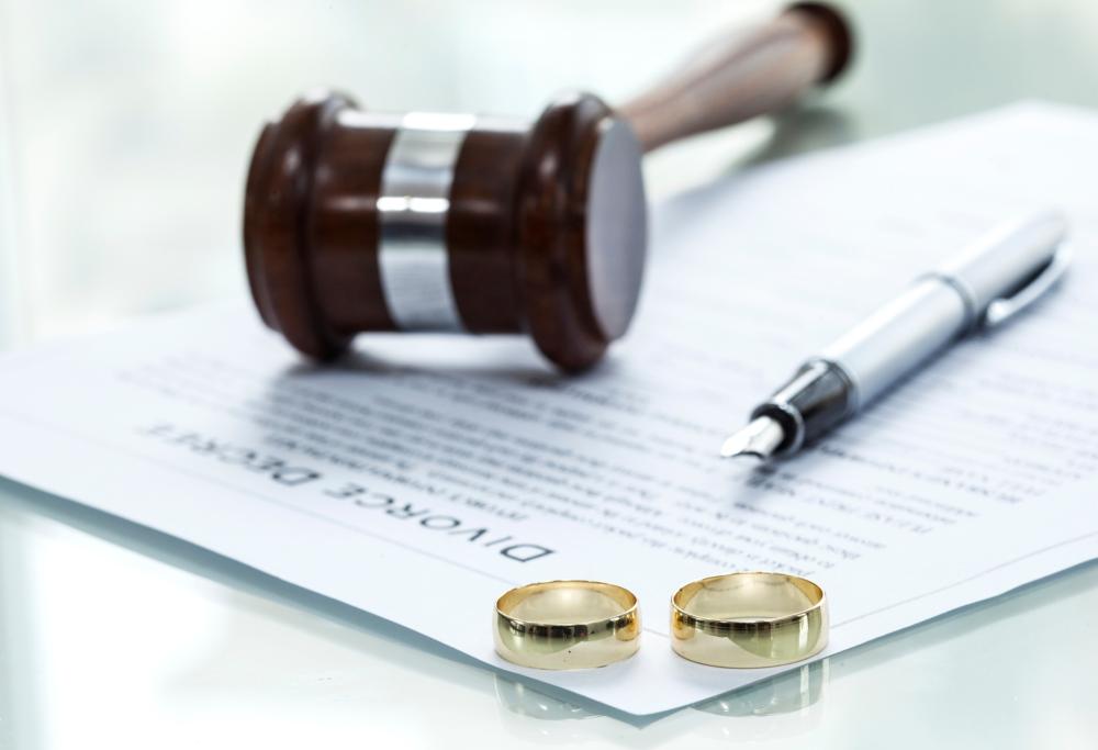 95enne chiede il divorzio dalla moglie: «Non mi permette di consumare»