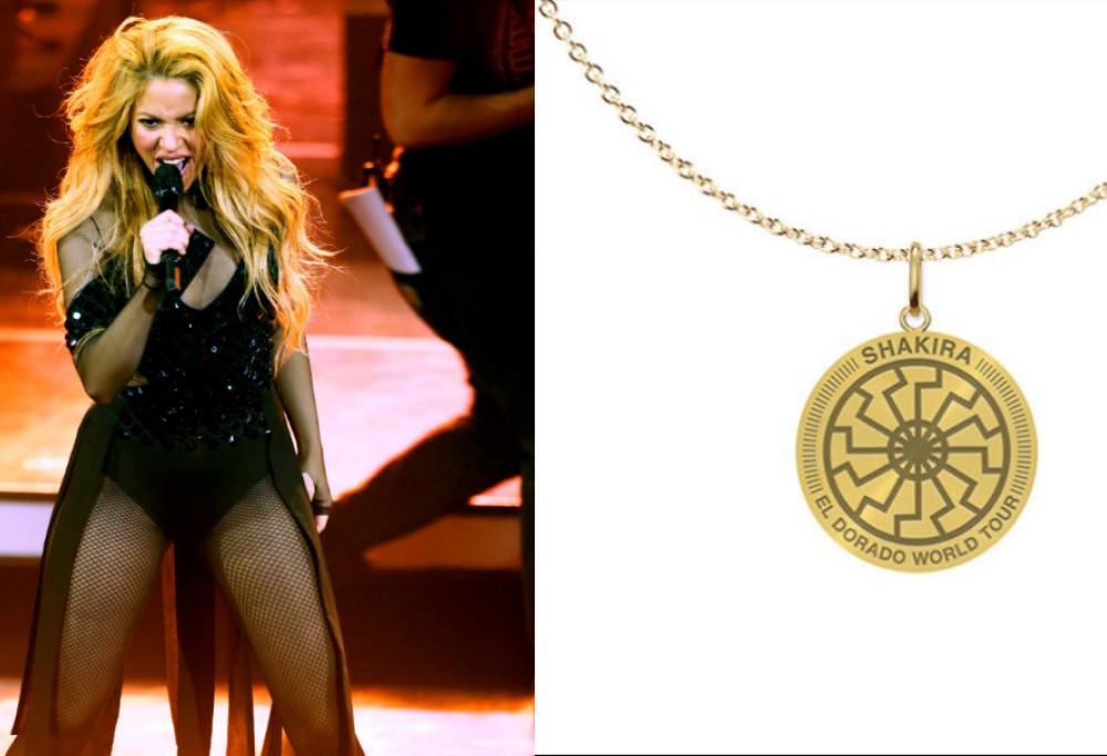 Brutta figura per Shakira: in vendita gadget con un simbolo neo-nazi