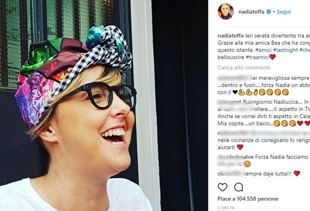 Nadia Toffa condivide un momento di felicità: “Che bello uscire tra amici”